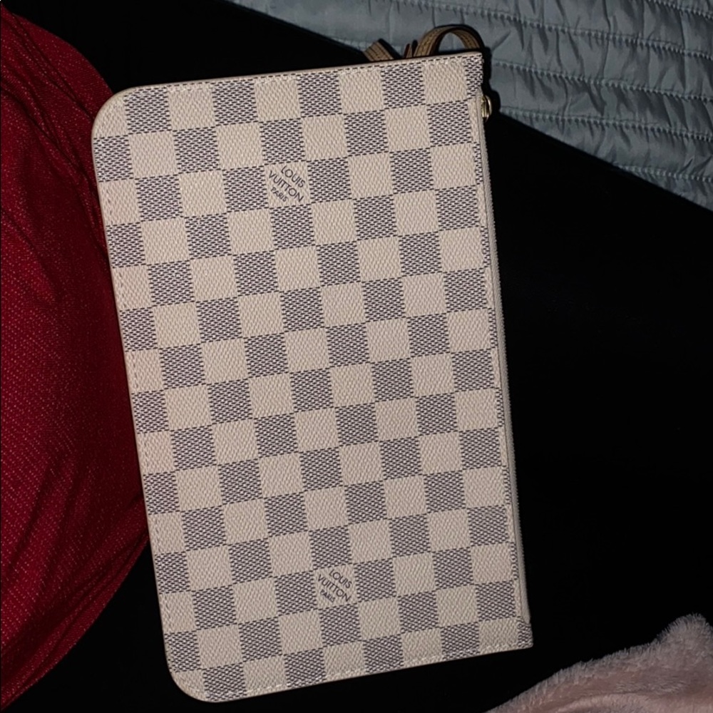 Loui Vuitton wristlet